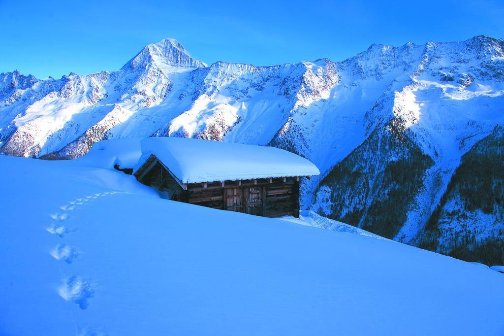 Alpenhotel Zur Wildi Lauchernalp Wiler Exterior photo