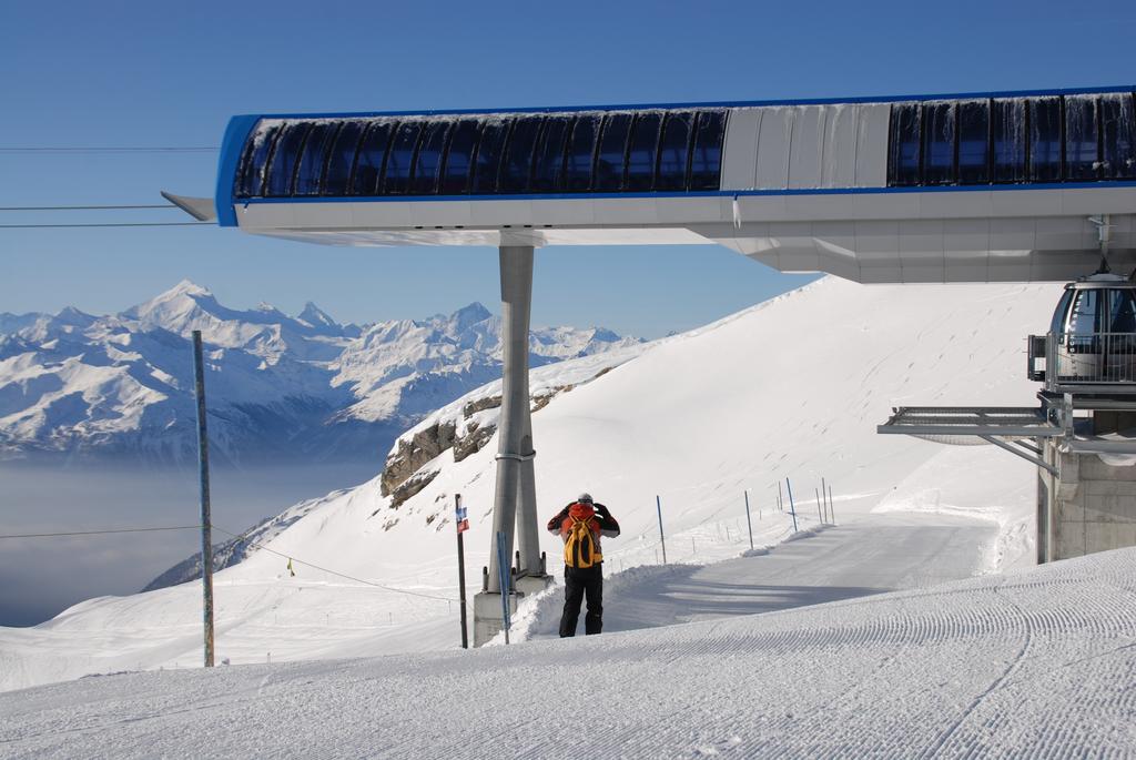 Alpenhotel Zur Wildi Lauchernalp Wiler Exterior photo