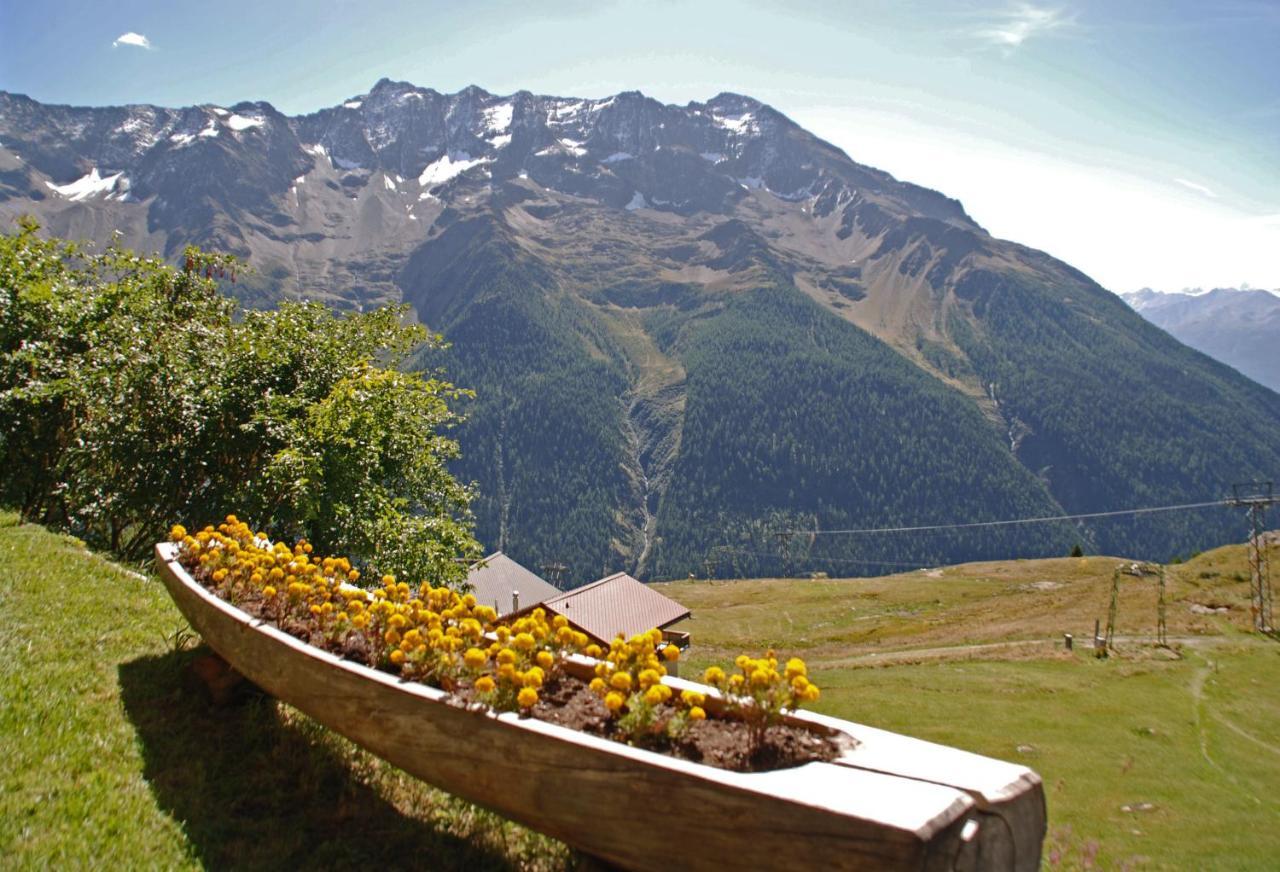 Alpenhotel Zur Wildi Lauchernalp Wiler Exterior photo
